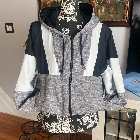 PINK windbreaker - Picture 2 of 11